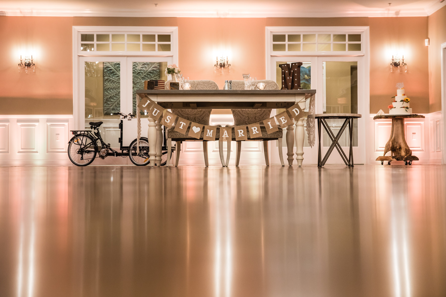 sweetheart table at Bear Brook Valley