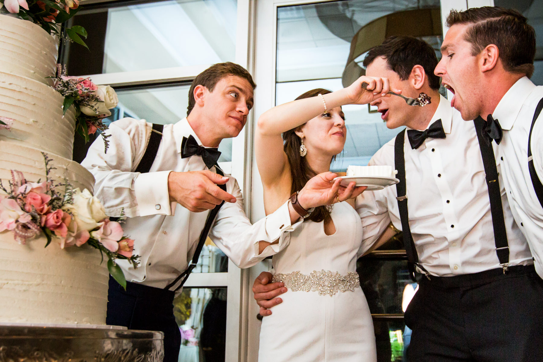 NJ-Wedding-Photographer-cake-cutting-bride-groom